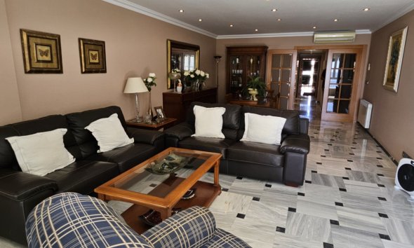 Resale - Apartment / flat -
Benidorm - Levante