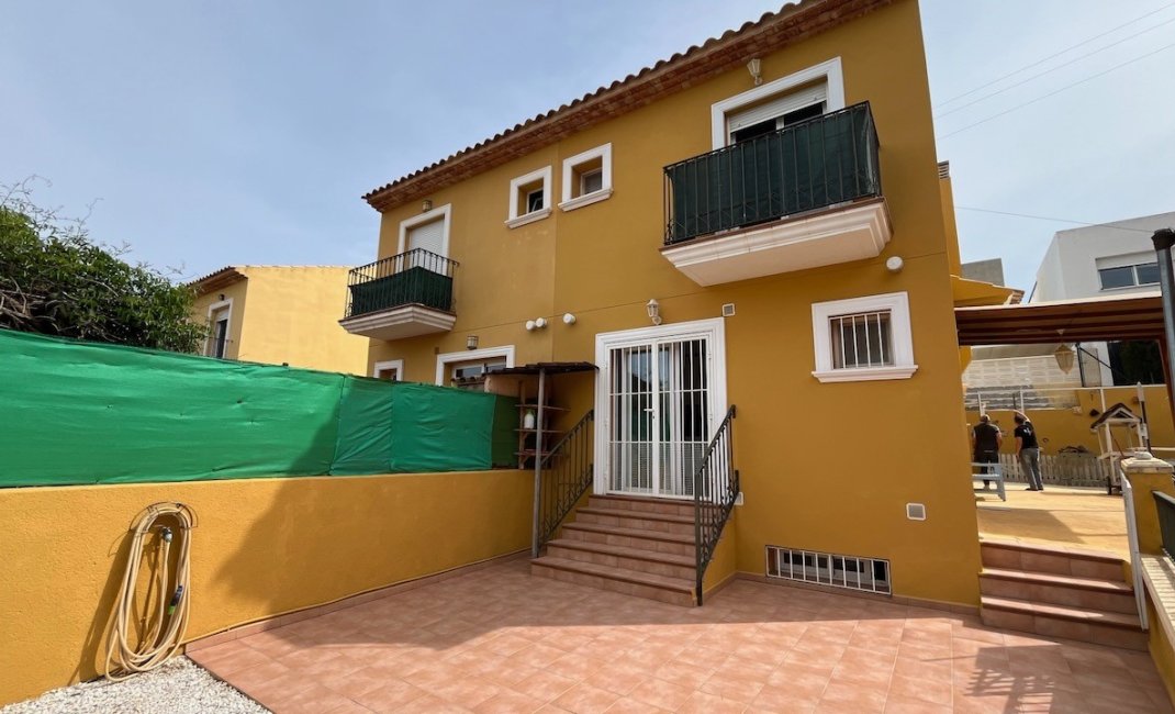 Resale - Townhouse / Semi -
La Nucía - Montebello - Nou Espai