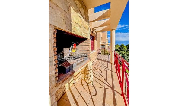 Resale - Villa -
La Nucía - Montebello - Nou Espai