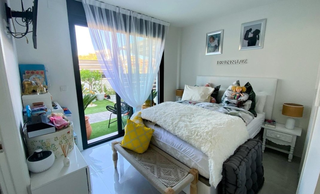 Videresalg - Villa -
Finestrat