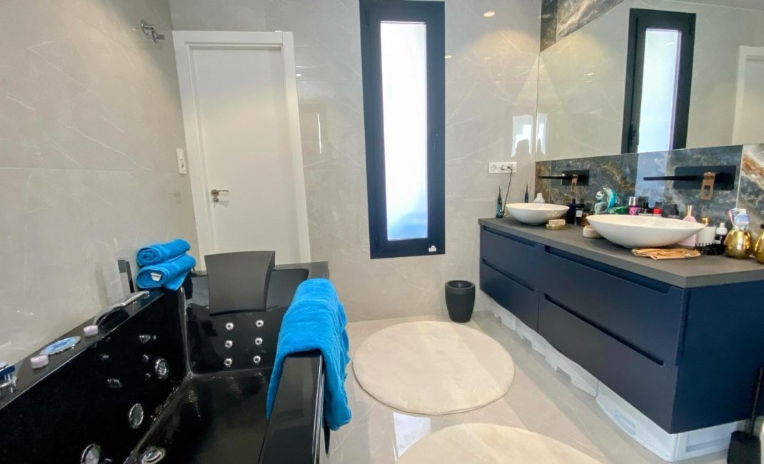 Videresalg - Villa -
Finestrat