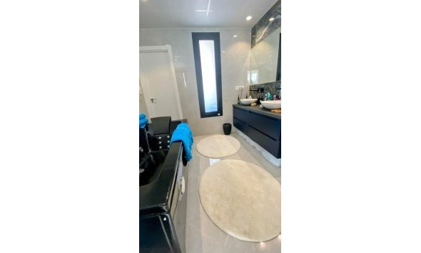 Videresalg - Villa -
Finestrat