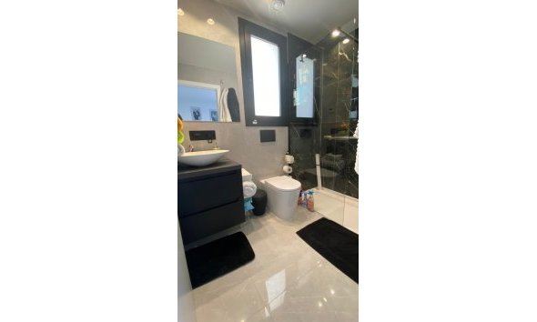 Videresalg - Villa -
Finestrat