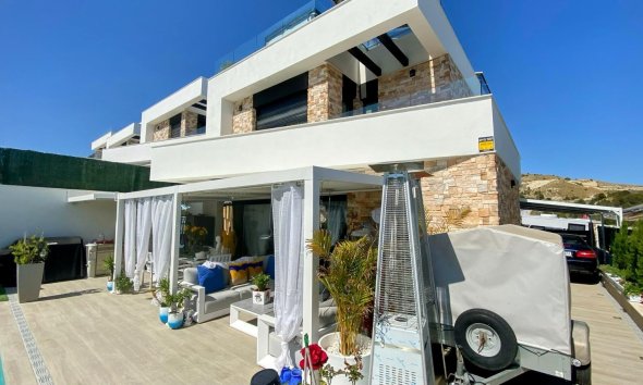 Videresalg - Villa -
Finestrat