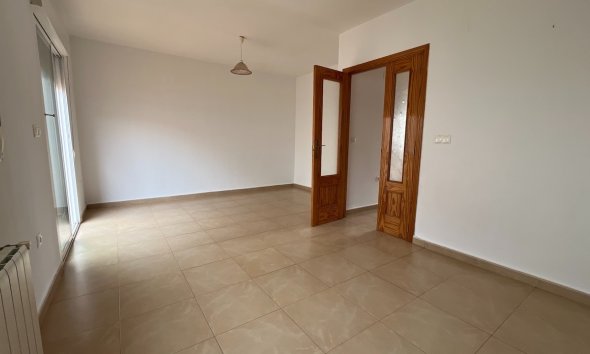 Resale - Townhouse / Semi -
Polop - Urbanizaciones