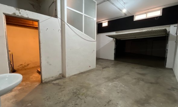 Resale - Townhouse / Semi -
Polop - Urbanizaciones