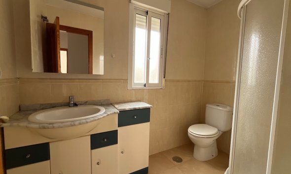 Resale - Townhouse / Semi -
Polop - Urbanizaciones