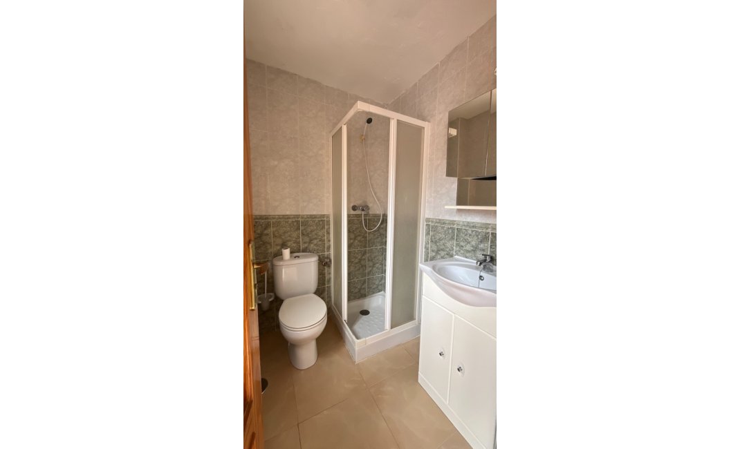 Resale - Townhouse / Semi -
Polop - Urbanizaciones