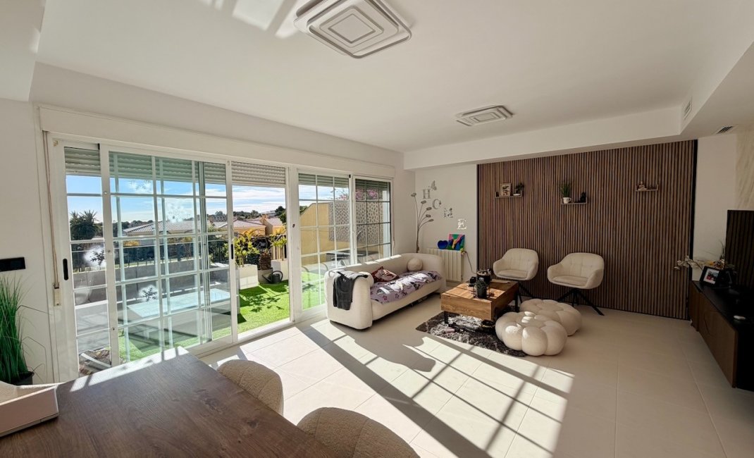 Resale - Townhouse / Semi -
La Nucía - Urbanisations