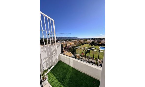 Resale - Townhouse / Semi -
La Nucía - Urbanisations