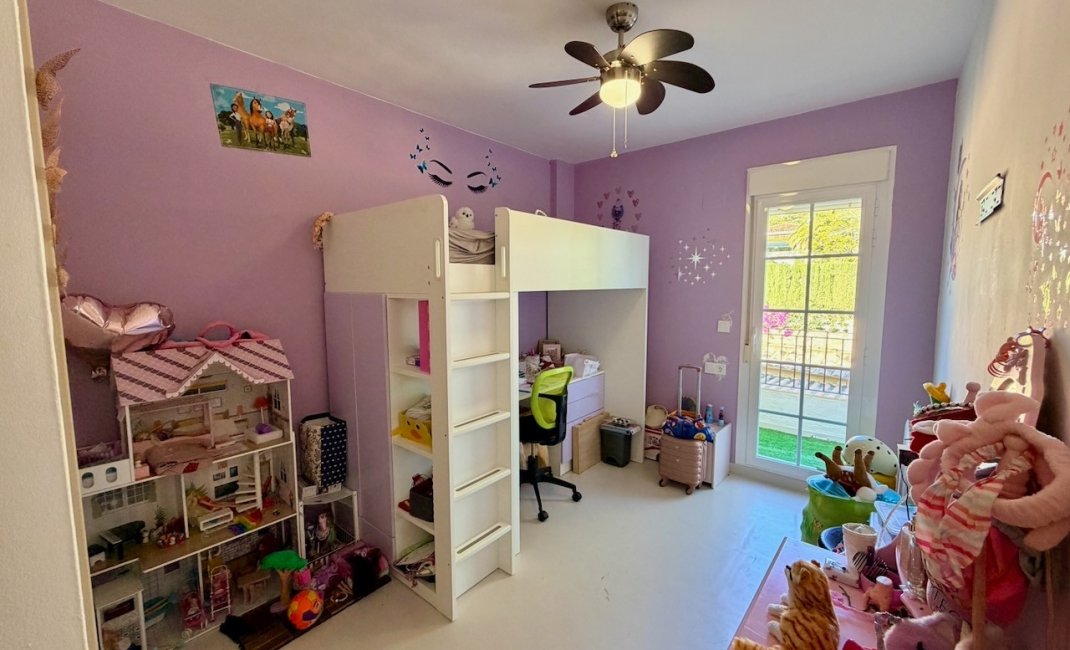 Resale - Townhouse / Semi -
La Nucía - Urbanisations