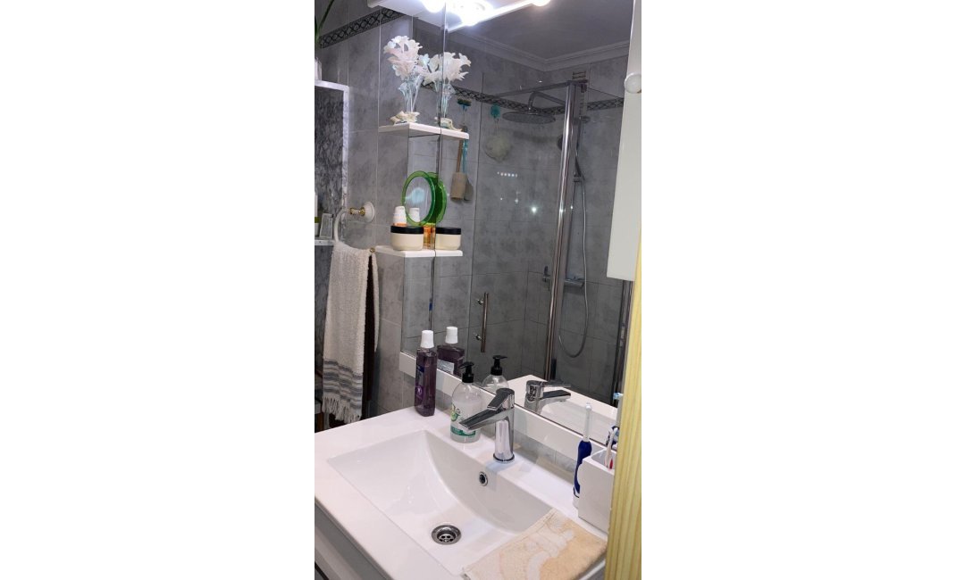 Resale - Apartment / flat -
Benidorm - Poniente