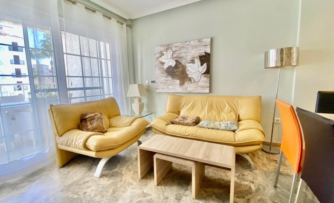 Location à long terme - Appartement -
Albir