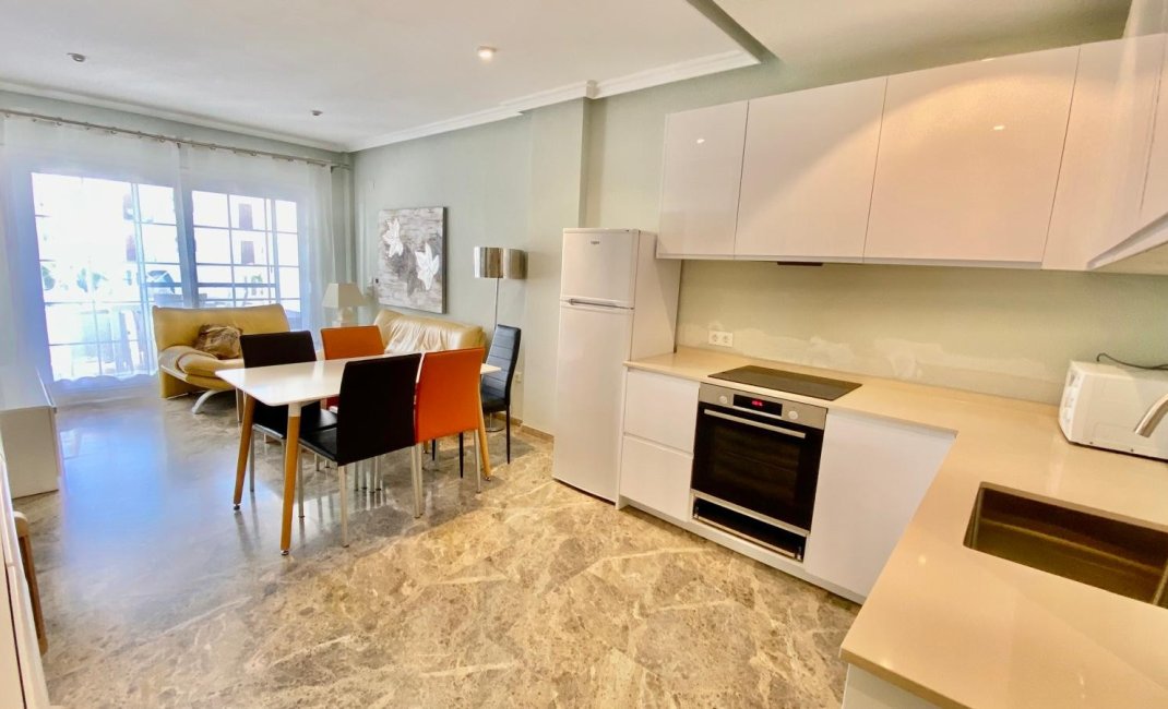 Location à long terme - Appartement -
Albir