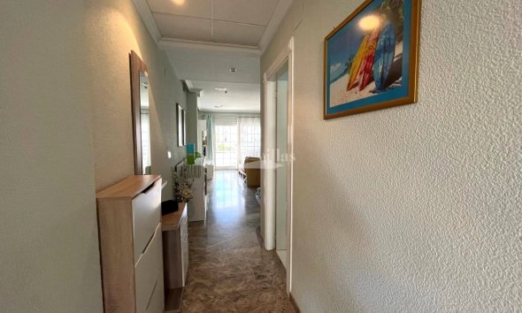 Location à long terme - Appartement -
Albir