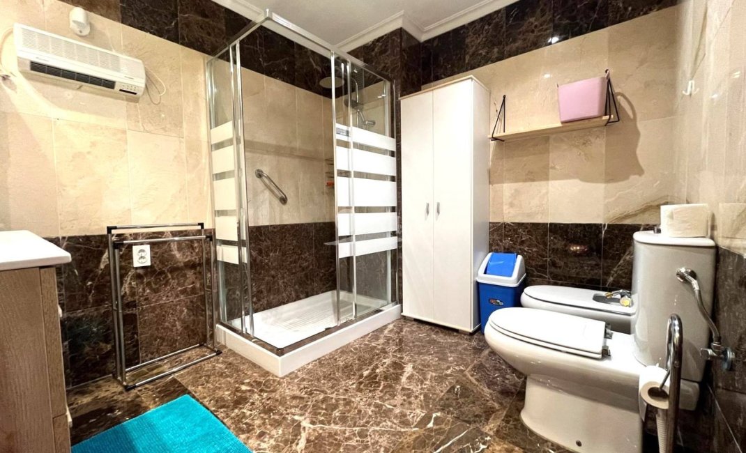 Location à long terme - Appartement -
Albir