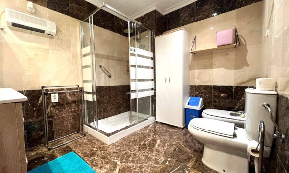 Location à long terme - Appartement -
Albir