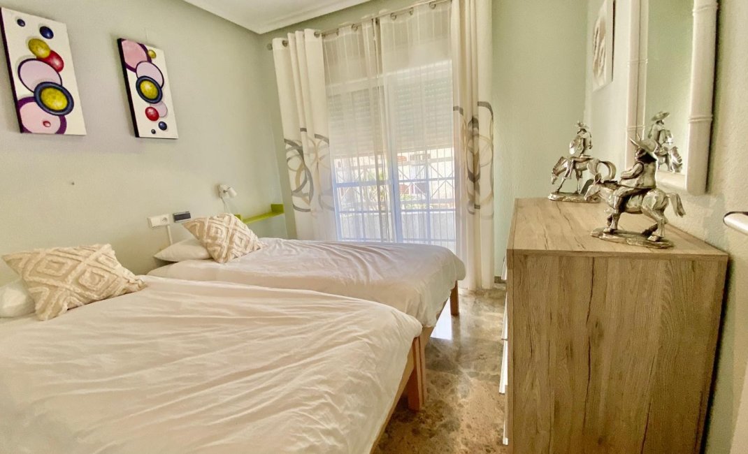 Location à long terme - Appartement -
Albir