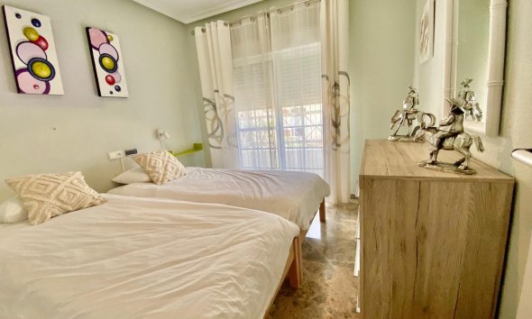 Location à long terme - Appartement -
Albir