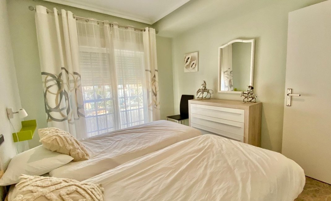 Location à long terme - Appartement -
Albir