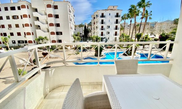 Location à long terme - Appartement -
Albir