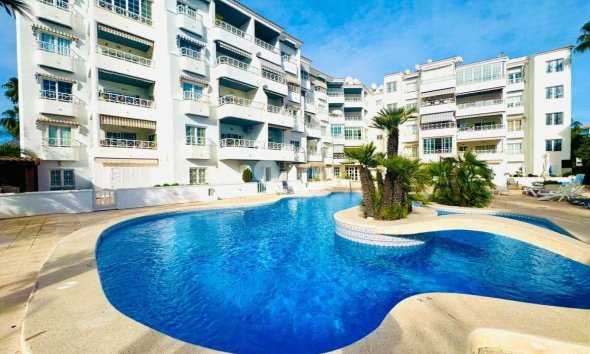 Location à long terme - Appartement -
Albir