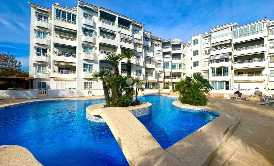 Location à long terme - Appartement -
Albir