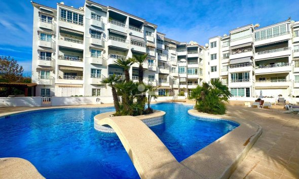 Location à long terme - Appartement -
Albir