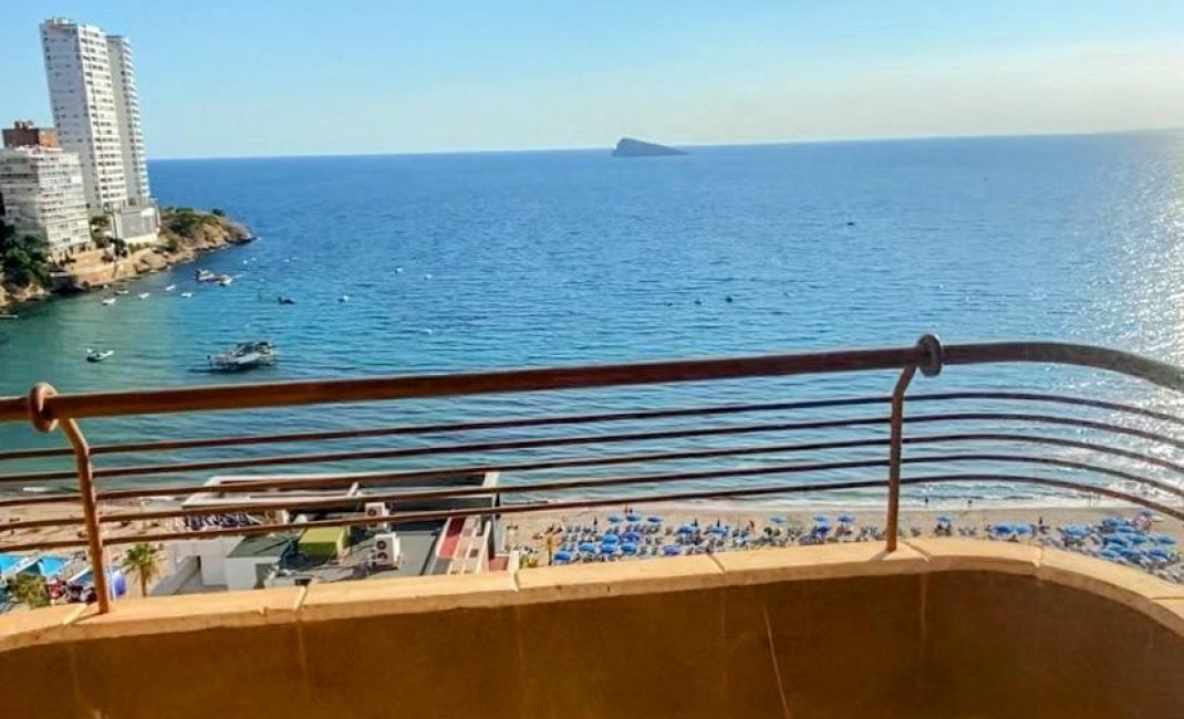 Resale - Apartment / flat -
Benidorm - 1ª Linea