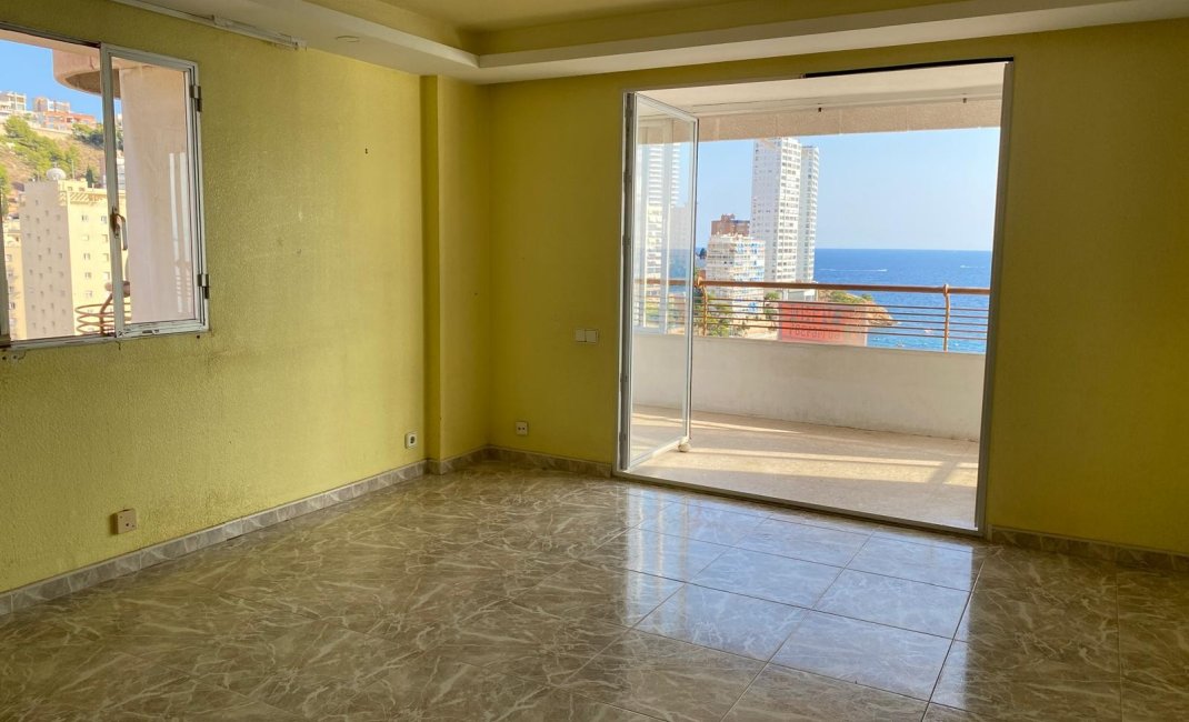 Resale - Apartment / flat -
Benidorm - 1ª Linea