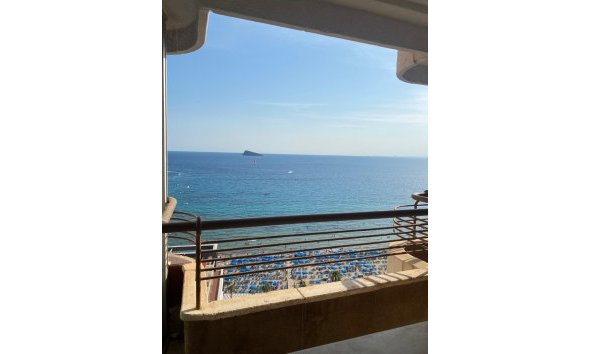 Resale - Apartment / flat -
Benidorm - 1ª Linea