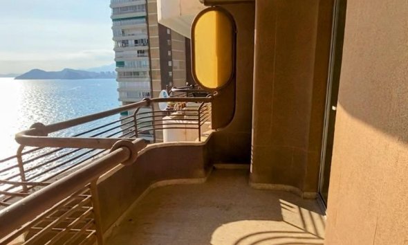 Resale - Apartment / flat -
Benidorm - 1ª Linea