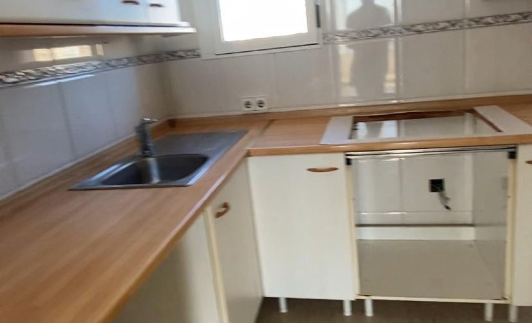 Resale - Apartment / flat -
Benidorm - 1ª Linea