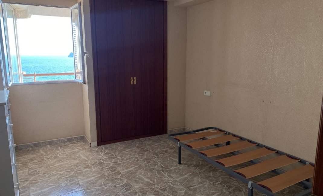 Resale - Apartment / flat -
Benidorm - 1ª Linea
