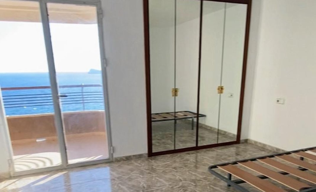 Resale - Apartment / flat -
Benidorm - 1ª Linea