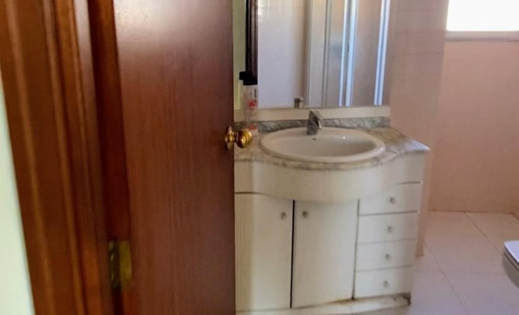 Resale - Apartment / flat -
Benidorm - 1ª Linea