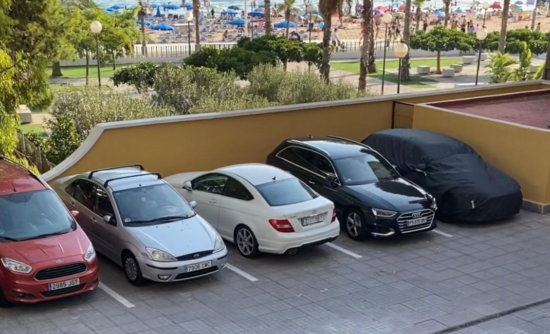 Resale - Apartment / flat -
Benidorm - 1ª Linea