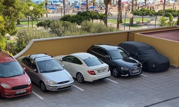 Resale - Apartment / flat -
Benidorm - 1ª Linea