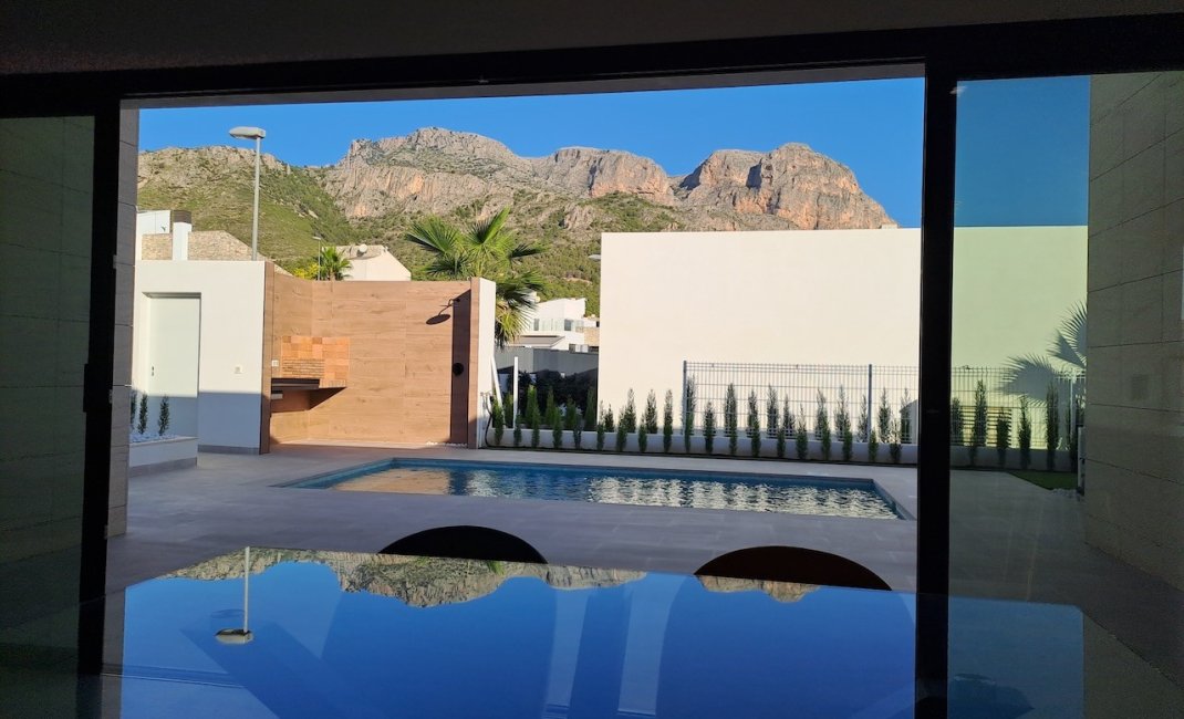 Resale - Villa -
Polop - Urbanizaciones