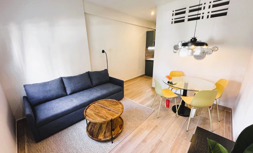  Alquiler larga estancia - Apartamento / piso -
Benidorm