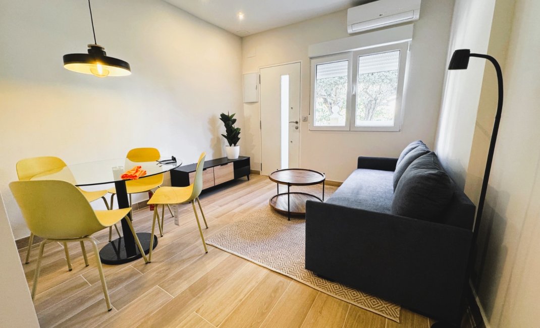  Alquiler larga estancia - Apartamento / piso -
Benidorm