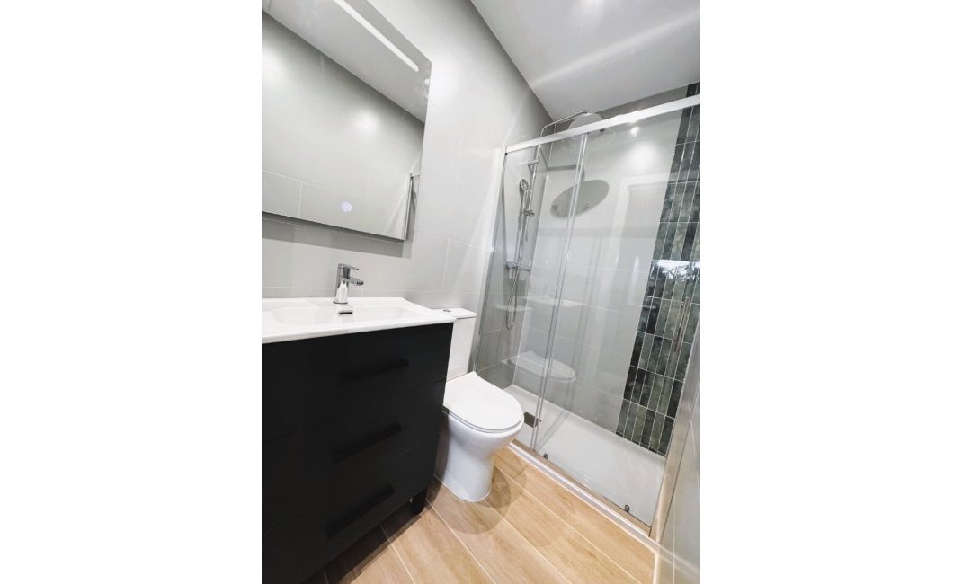  Alquiler larga estancia - Apartamento / piso -
Benidorm