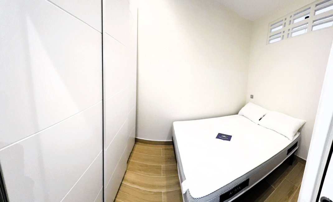  Alquiler larga estancia - Apartamento / piso -
Benidorm