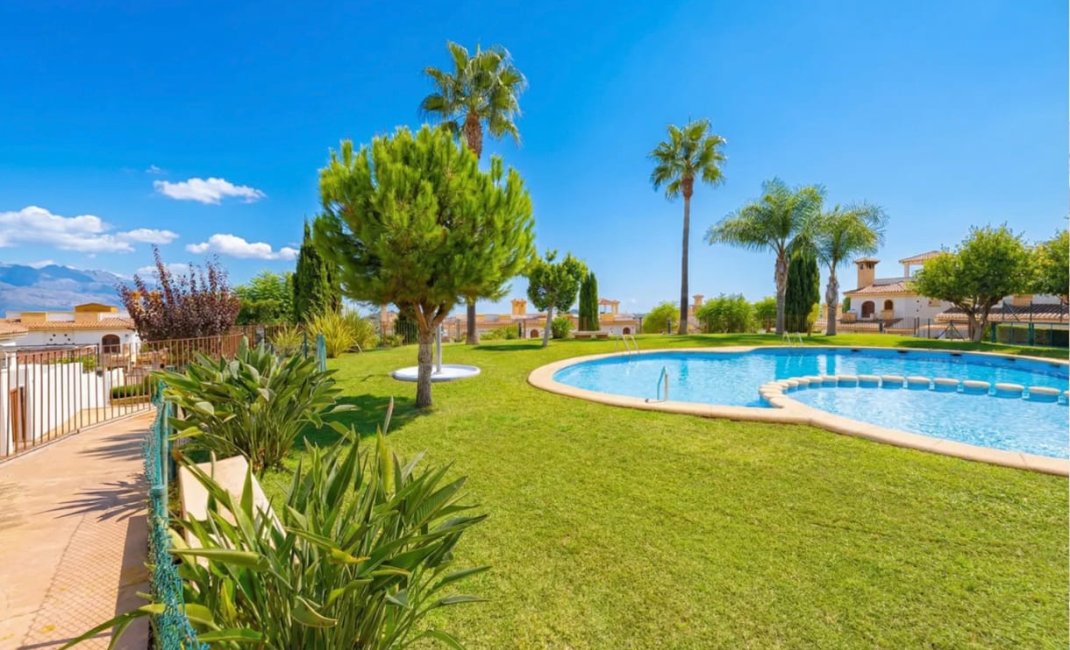 Reventa - Adosado -
Polop