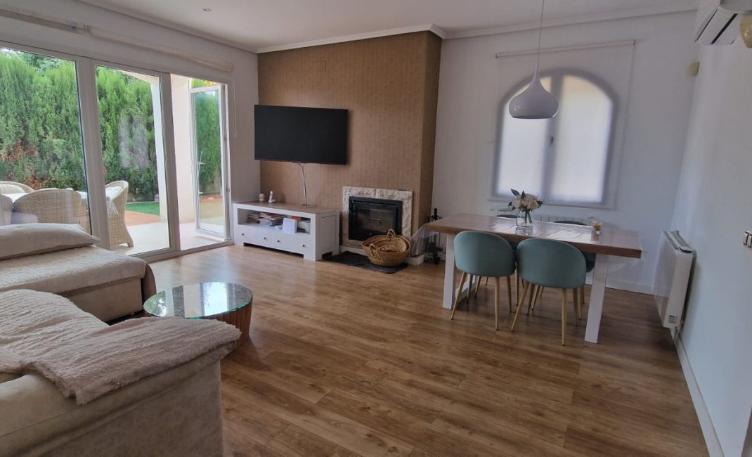 Reventa - Adosado -
Polop