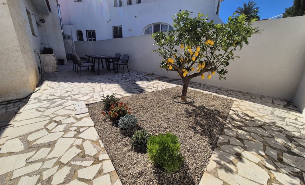 Resale - Townhouse -
Albir