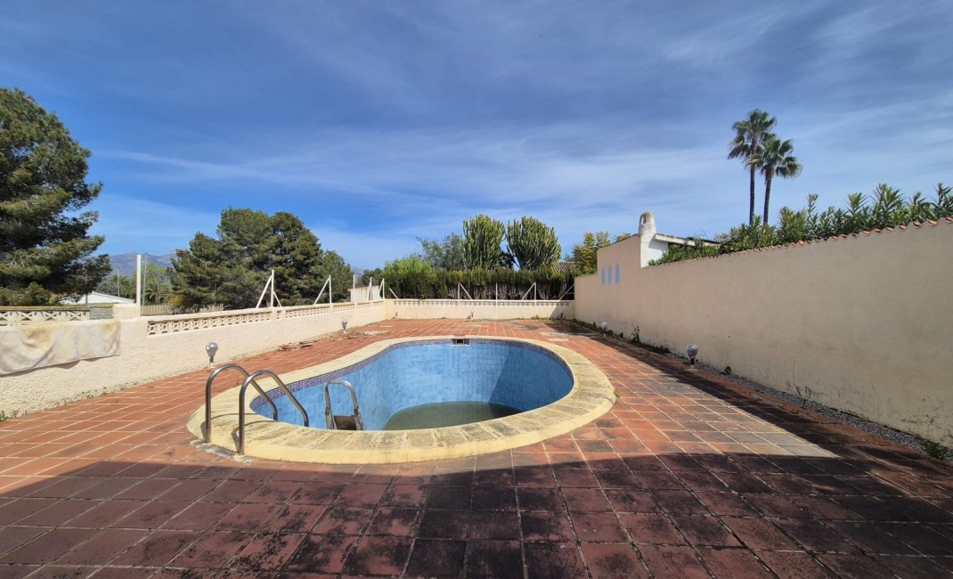 Reventa - Chalet / Villa  -
Albir