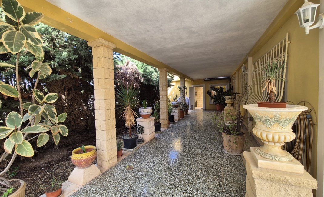 Reventa - Chalet / Villa  -
Albir