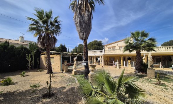 Reventa - Chalet / Villa  -
Albir