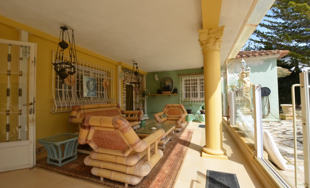 Reventa - Chalet / Villa  -
Albir